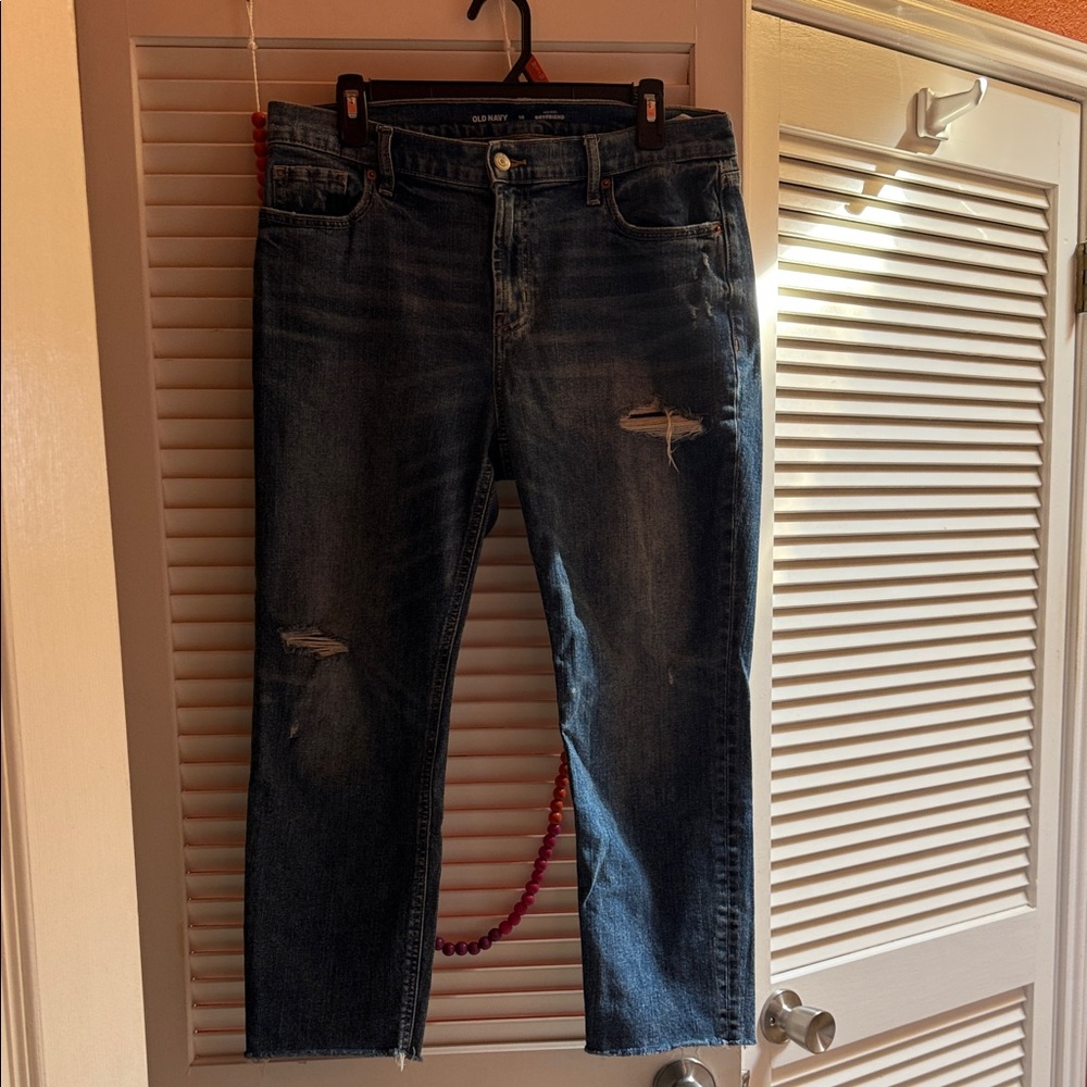 Women’s size 10 mid-rise boyfriend jeans.